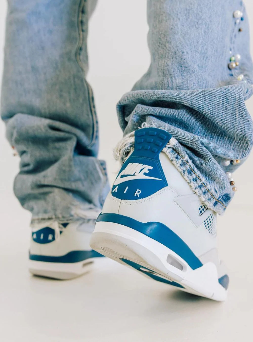Air Jordan 4 Military Blue