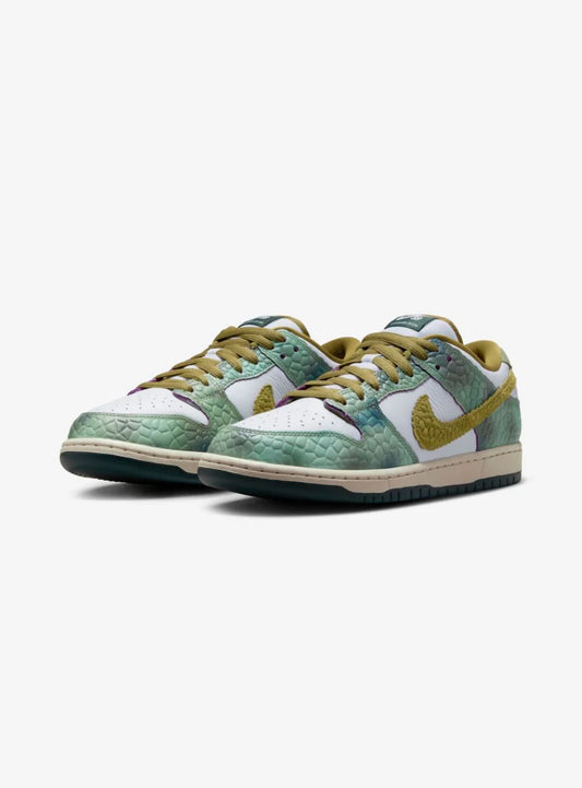Nike SB Dunk Low Alexis Sablone “Chameleon”