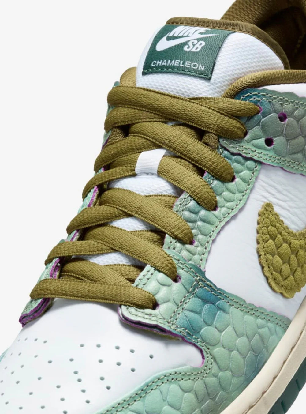 Nike SB Dunk Low Alexis Sablone “Chameleon”