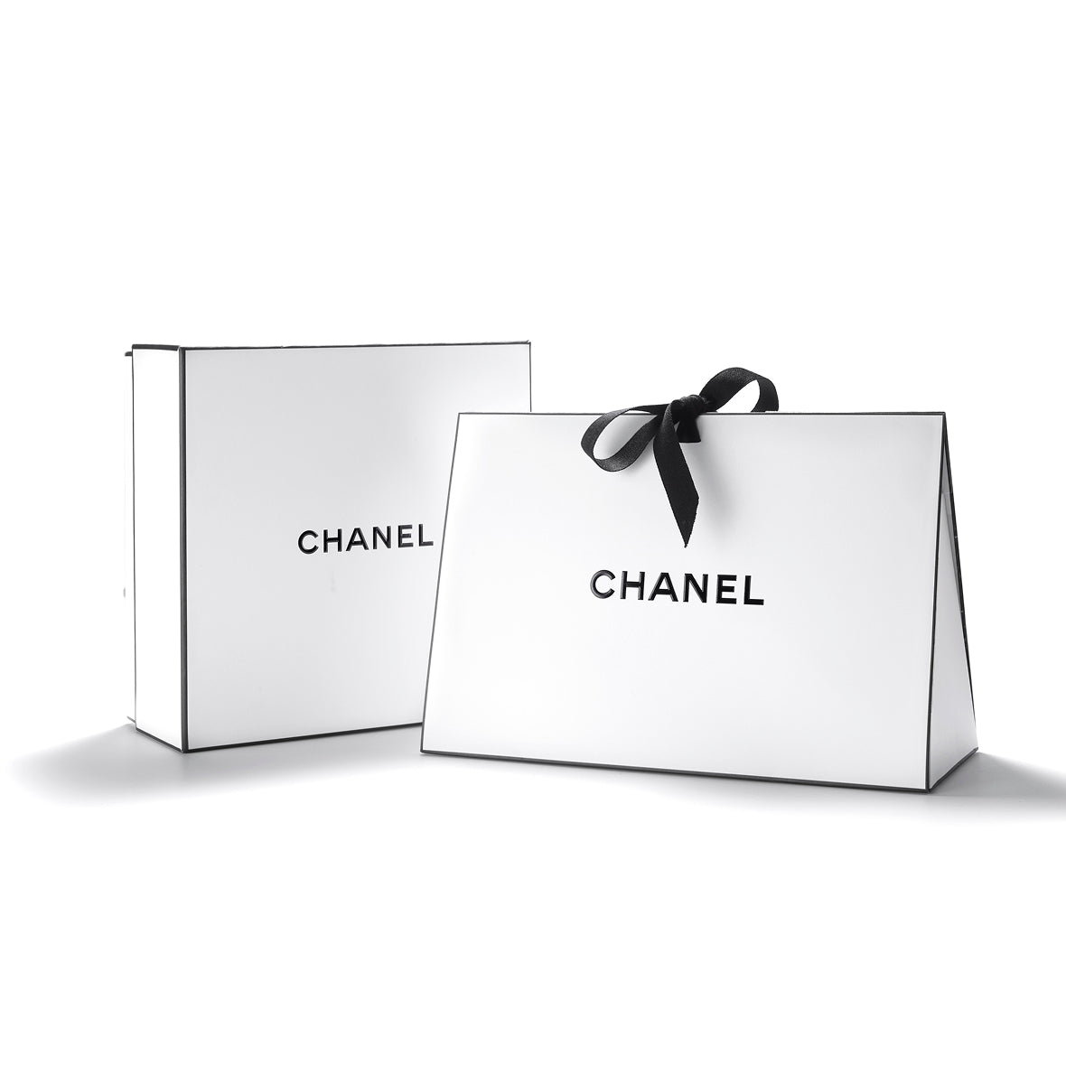 CHANEL LES BEIGES Panier Les Essentiels d’Été Belle Mine Naturelle