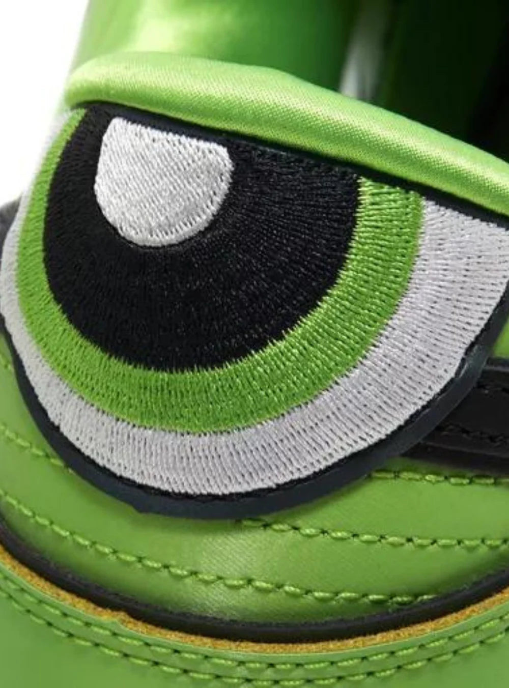 Nike SB Dunk Low x The Powerpuff Girls “Buttercup”