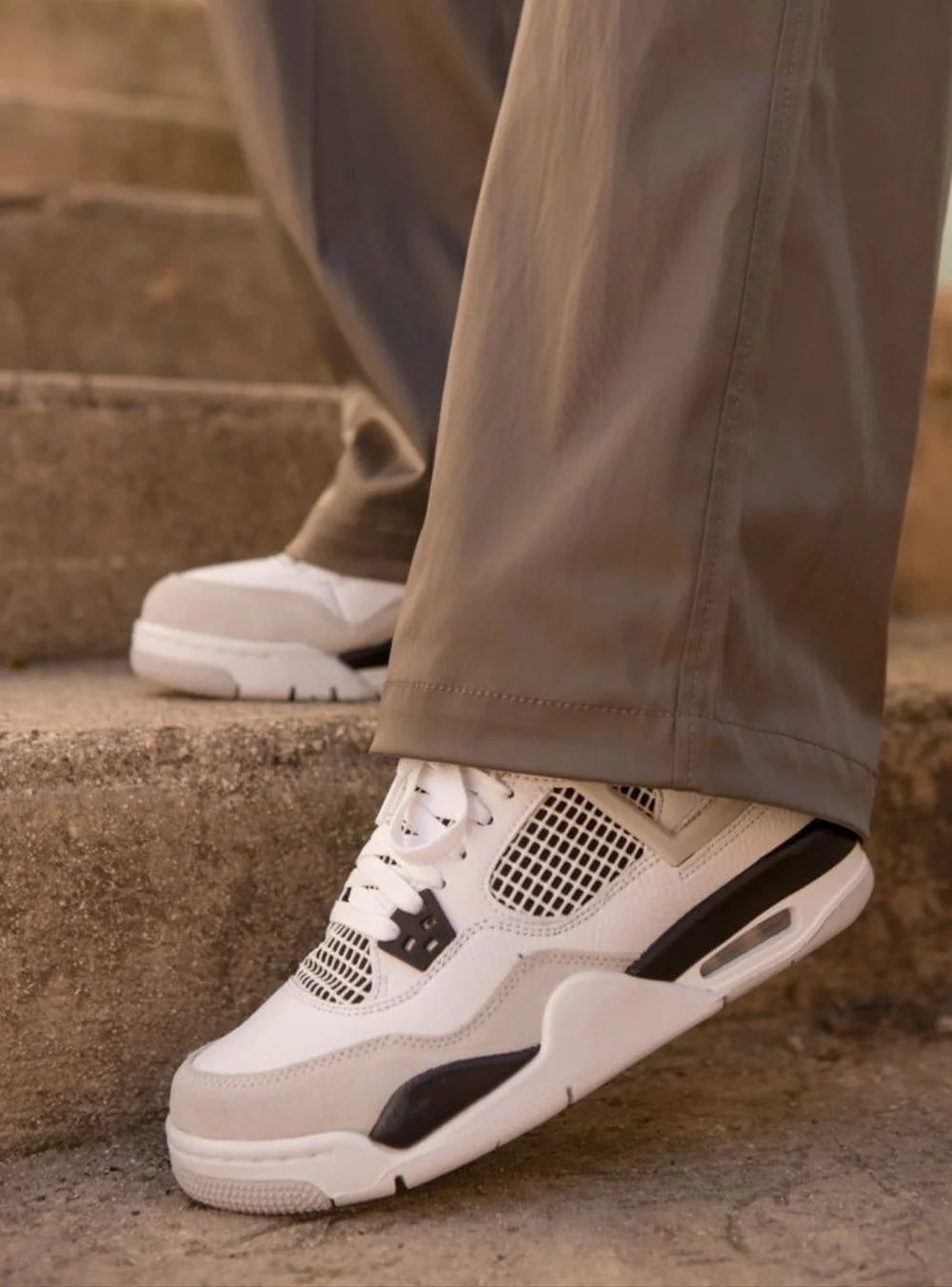 Air Jordan 4 Retro “Military Black”