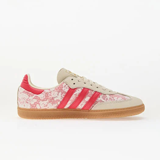 Sneaker Adidas Samba x Liberty London Better Scarlet con tomaia rossa in pelle e dettagli floreali, vista laterale scarpa sinistra su sfondo bianco