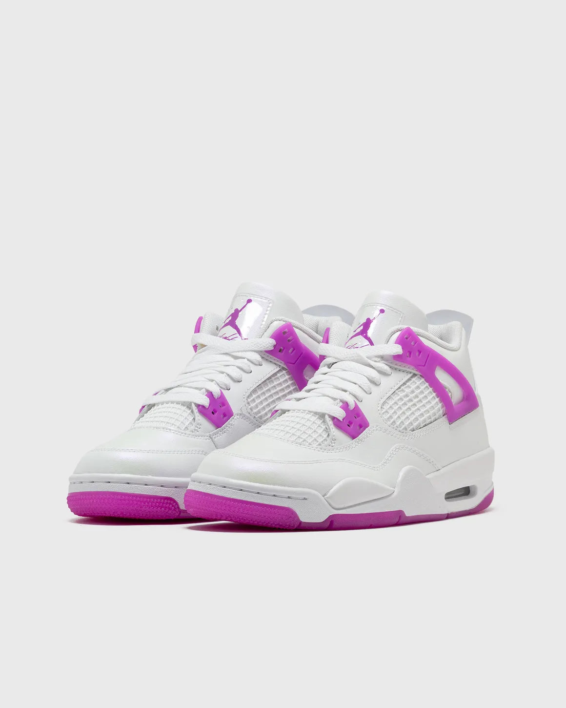 Air Jordan 4 Retro Hyper Violet vista angolata