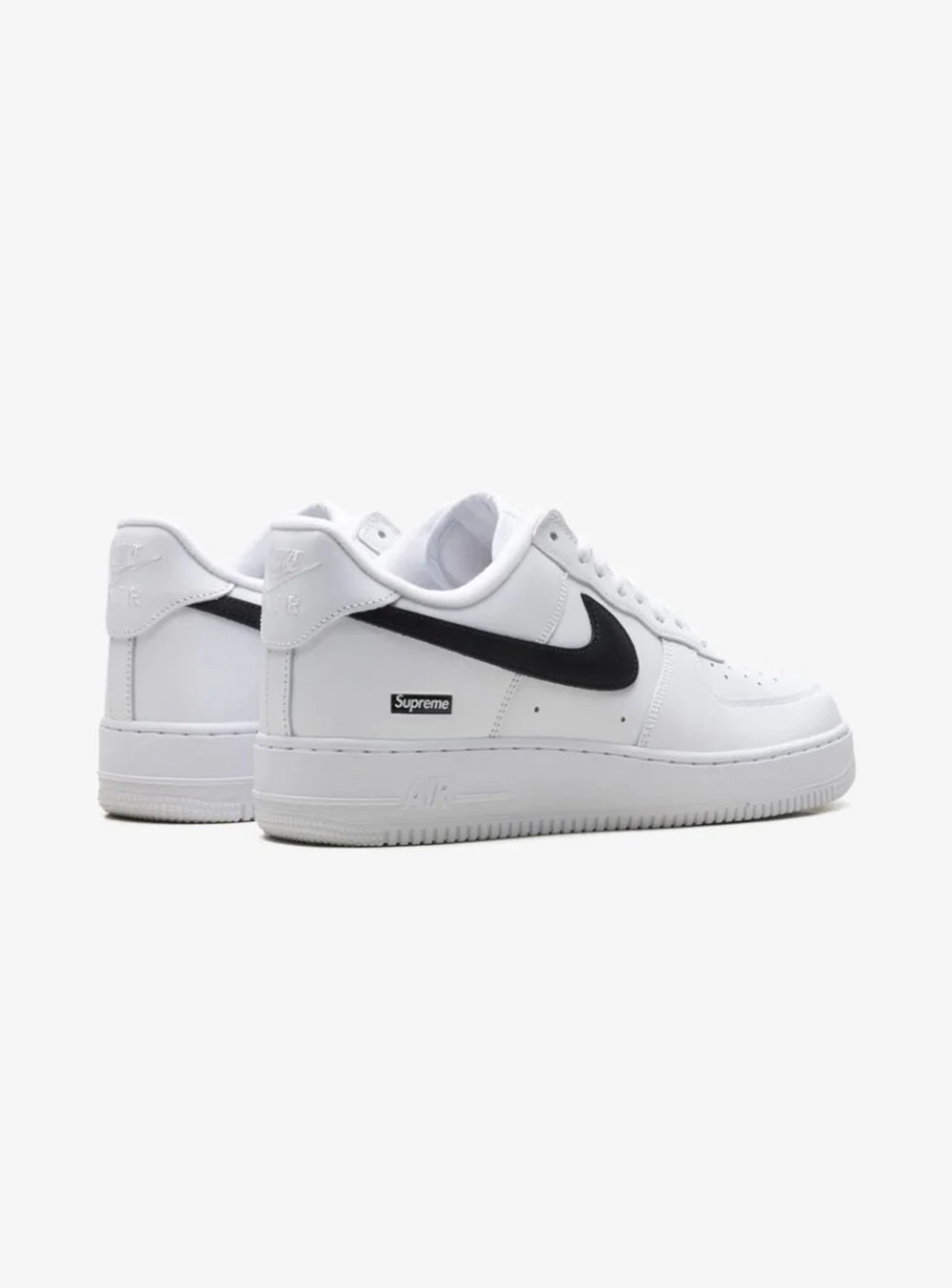 Nike Air Force 1 Low Supreme White Black vista angolata posteriormente