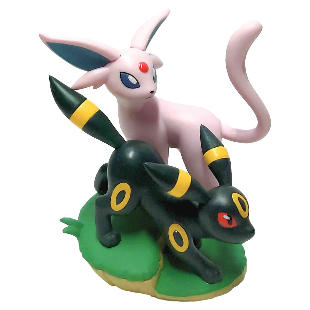 Pokémon SV Evoluzioni Prismatiche Collezione Premium con statuina dettaglio statuine
