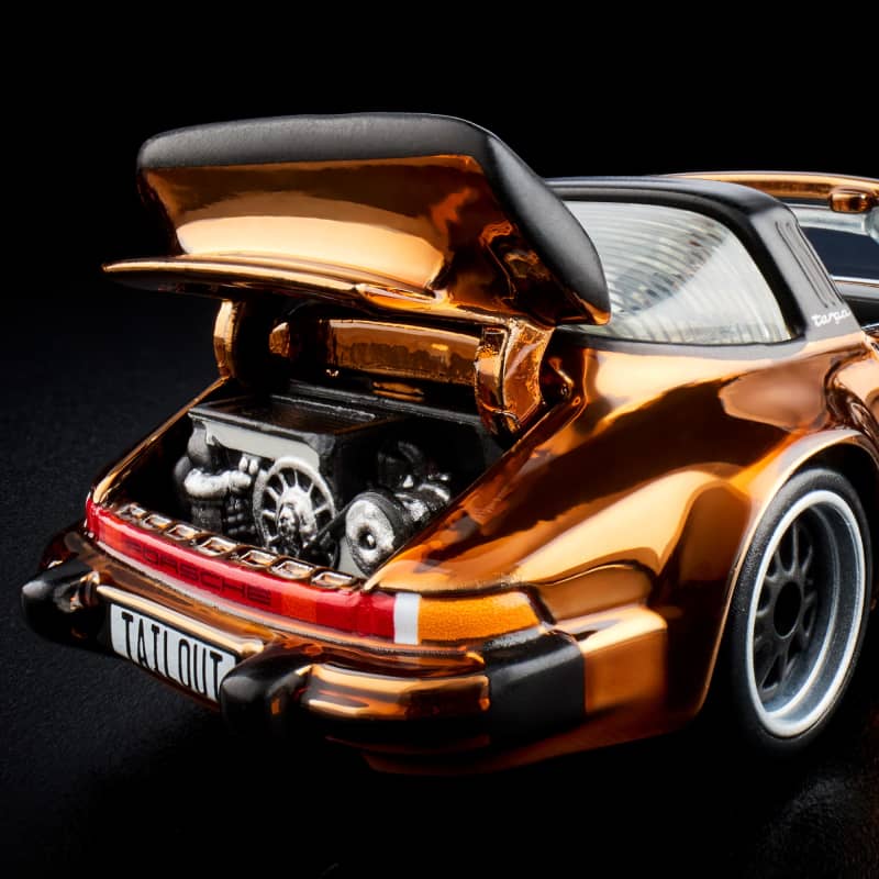 Hot Wheels RLC 1988 Porsche 911 Targa Turbo Chase