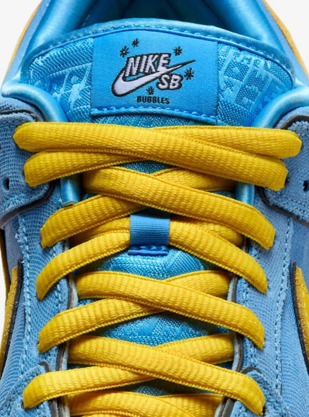 Nike SB Dunk Low x The Powerpuff Girls “Bubbles”
