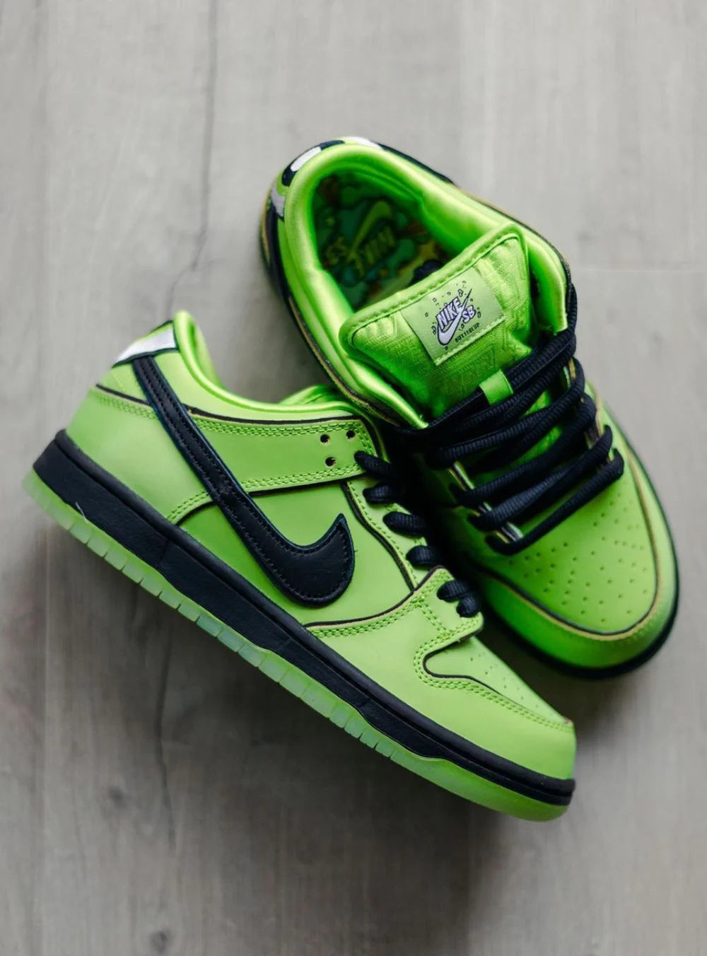Nike SB Dunk Low x The Powerpuff Girls “Buttercup”