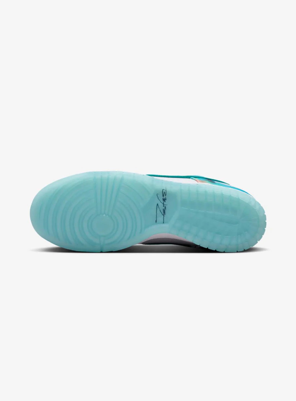 Nike Dunk Low SB x Futura Laboratories