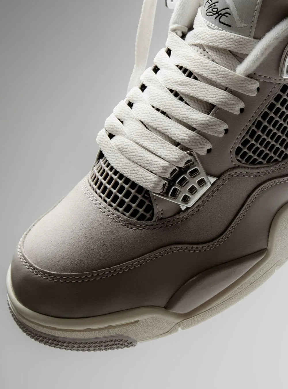 Air Jordan 4 Frozen