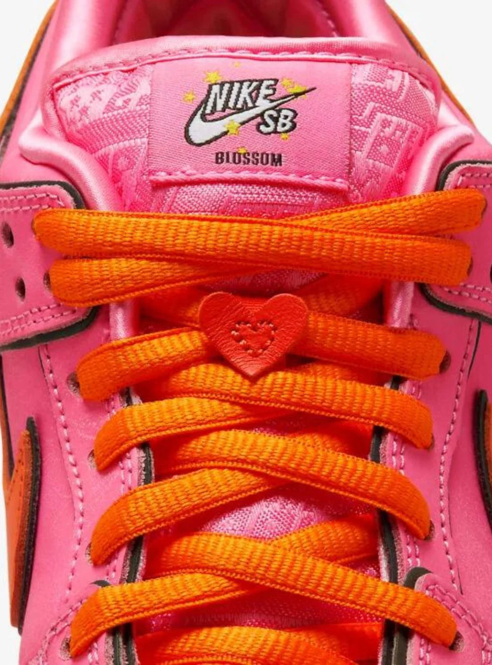 Nike SB Dunk Low x The Powerpuff Girls “Blossom”
