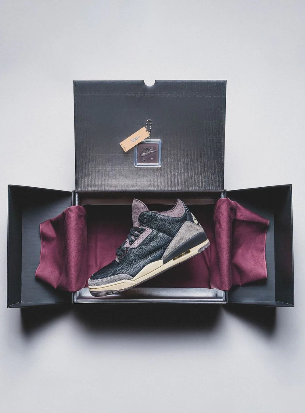 Air Jordan 3 Retro OG SP x A Ma Maniére Black Violet Ore “While You Were Sleeping”