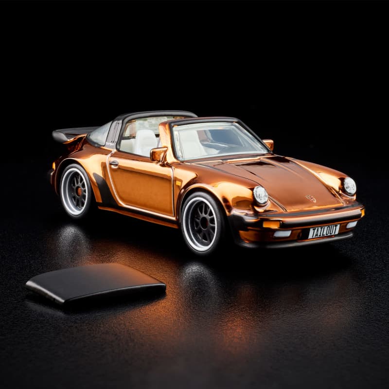 Hot Wheels RLC 1988 Porsche 911 Targa Turbo Chase