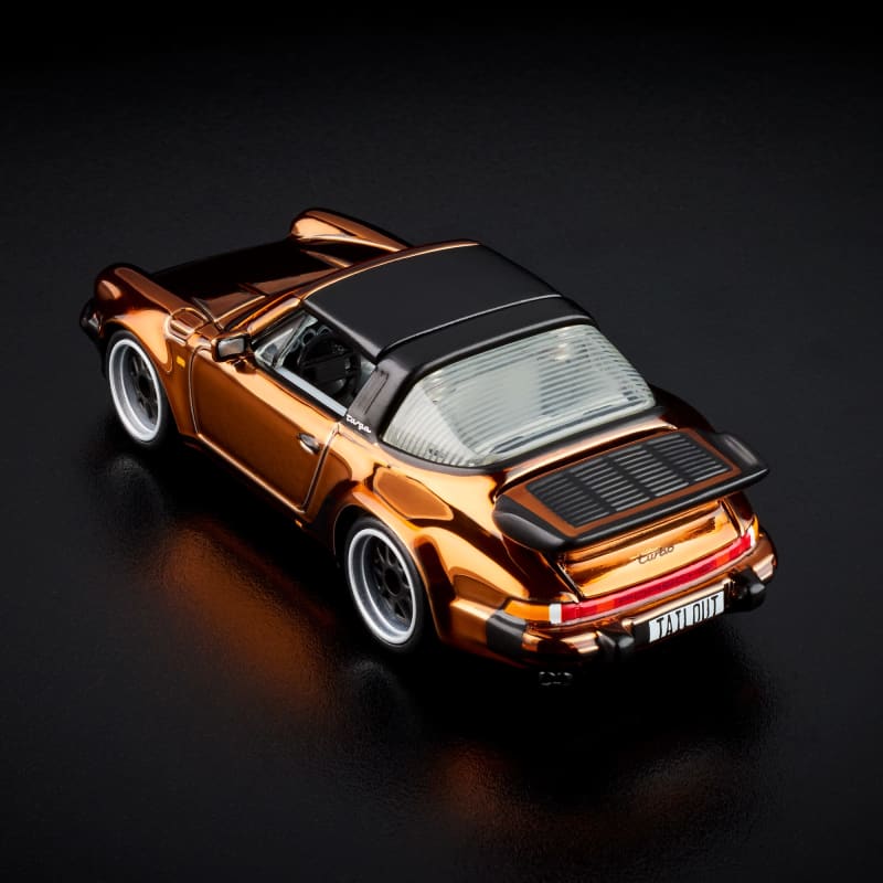 Hot Wheels RLC 1988 Porsche 911 Targa Turbo Chase