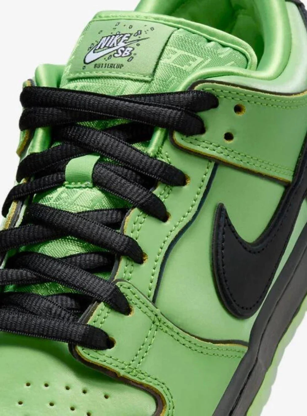 Nike SB Dunk Low x The Powerpuff Girls “Buttercup”