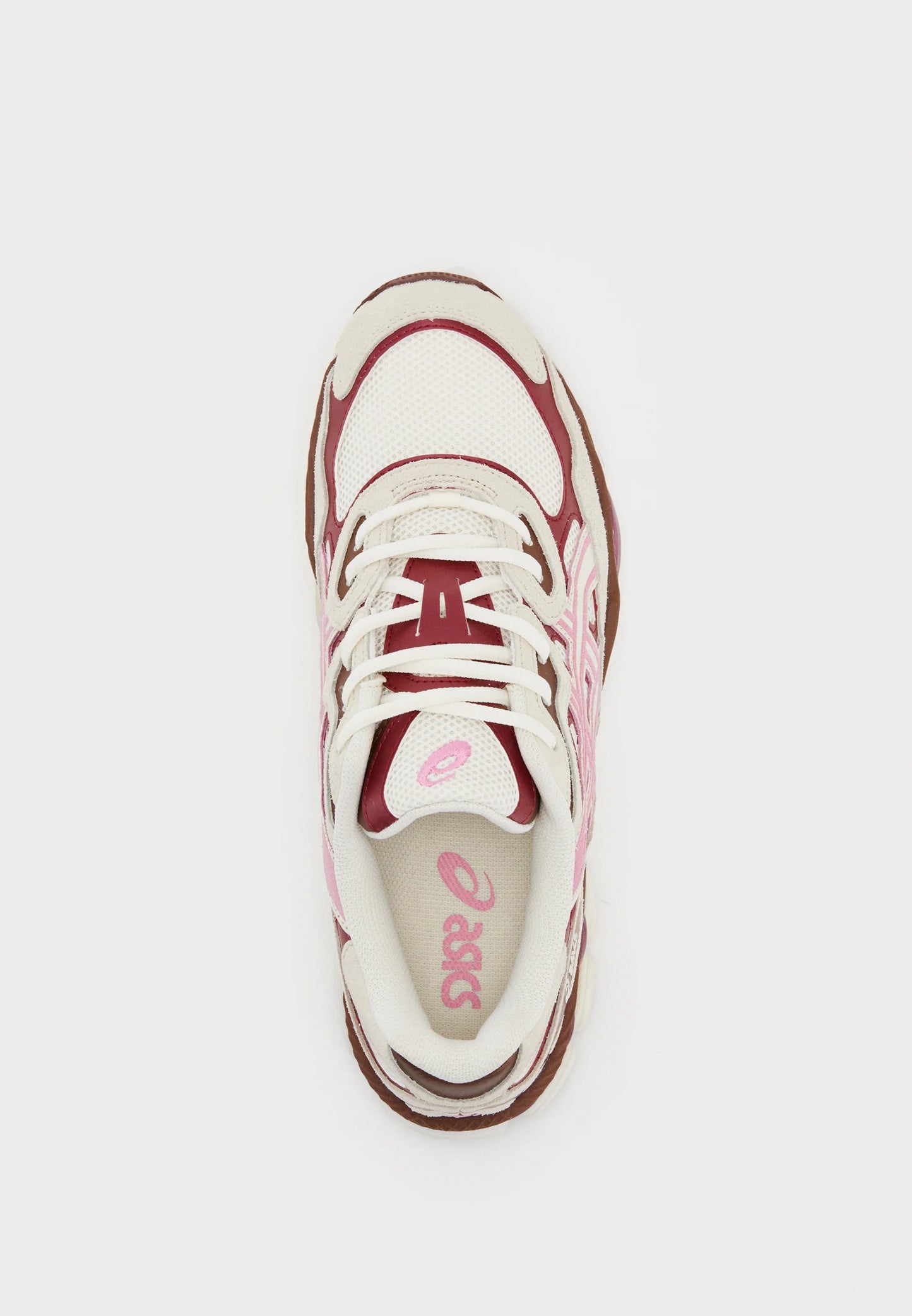 Sneaker Asics Gel-NYC Sweet Pink in mesh e suede rosa, vista dall'alto scarpa destra su sfondo bianco.