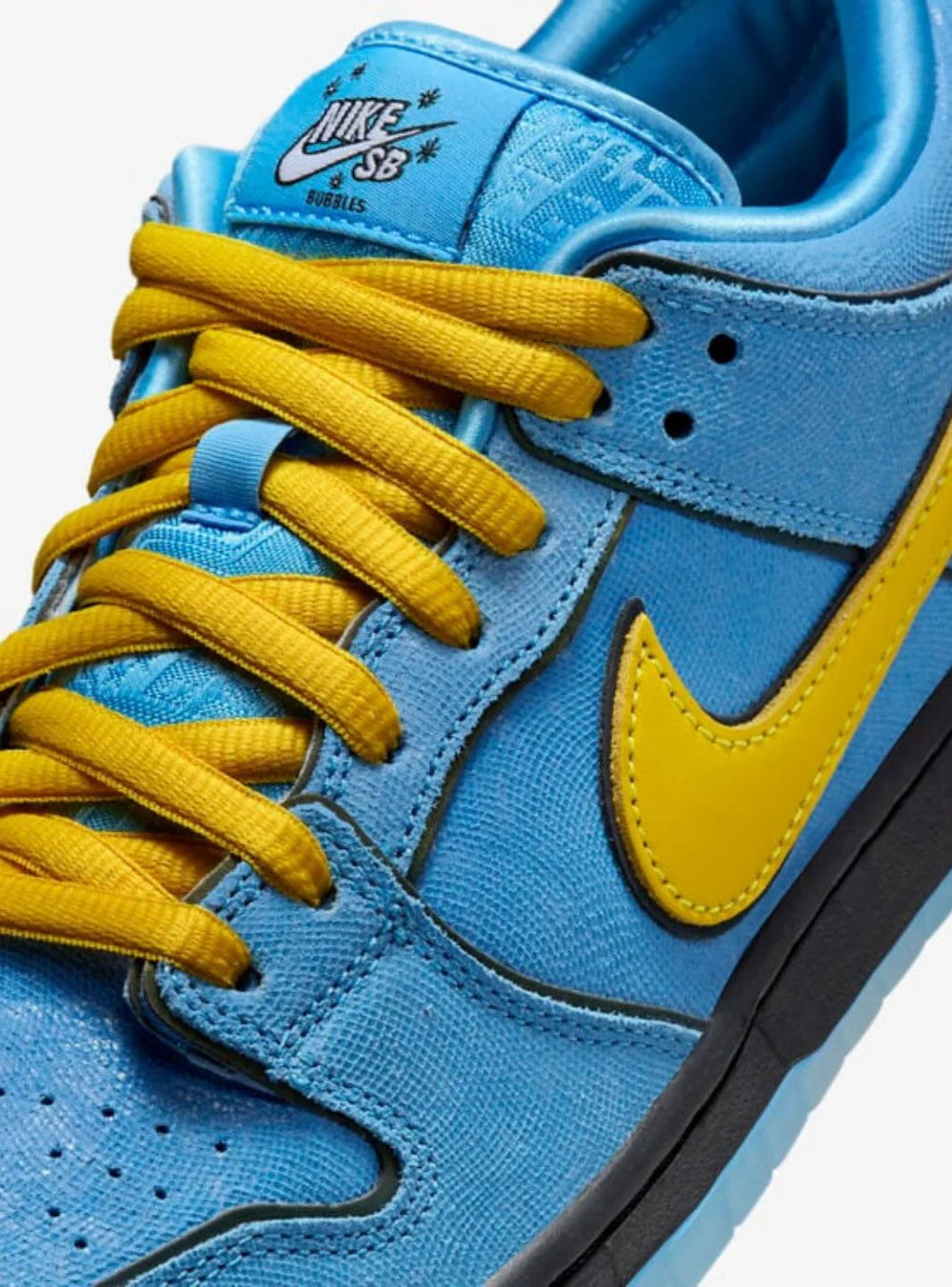 Nike SB Dunk Low x The Powerpuff Girls “Bubbles”