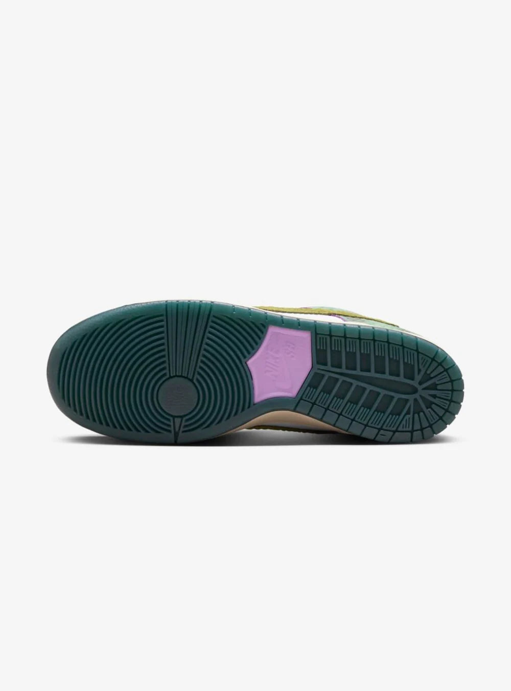 Nike SB Dunk Low Alexis Sablone “Chameleon”