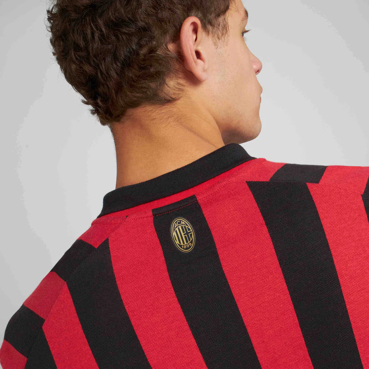 Dettaglio logo piccolo AC Milan 125 anniversary jersey