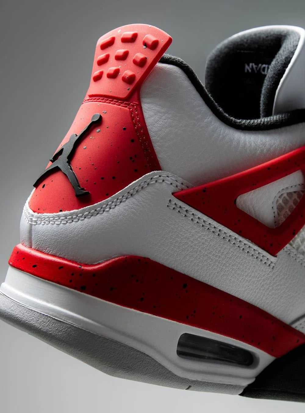 Air Jordan 4 Red Cement dettaglio materiali
