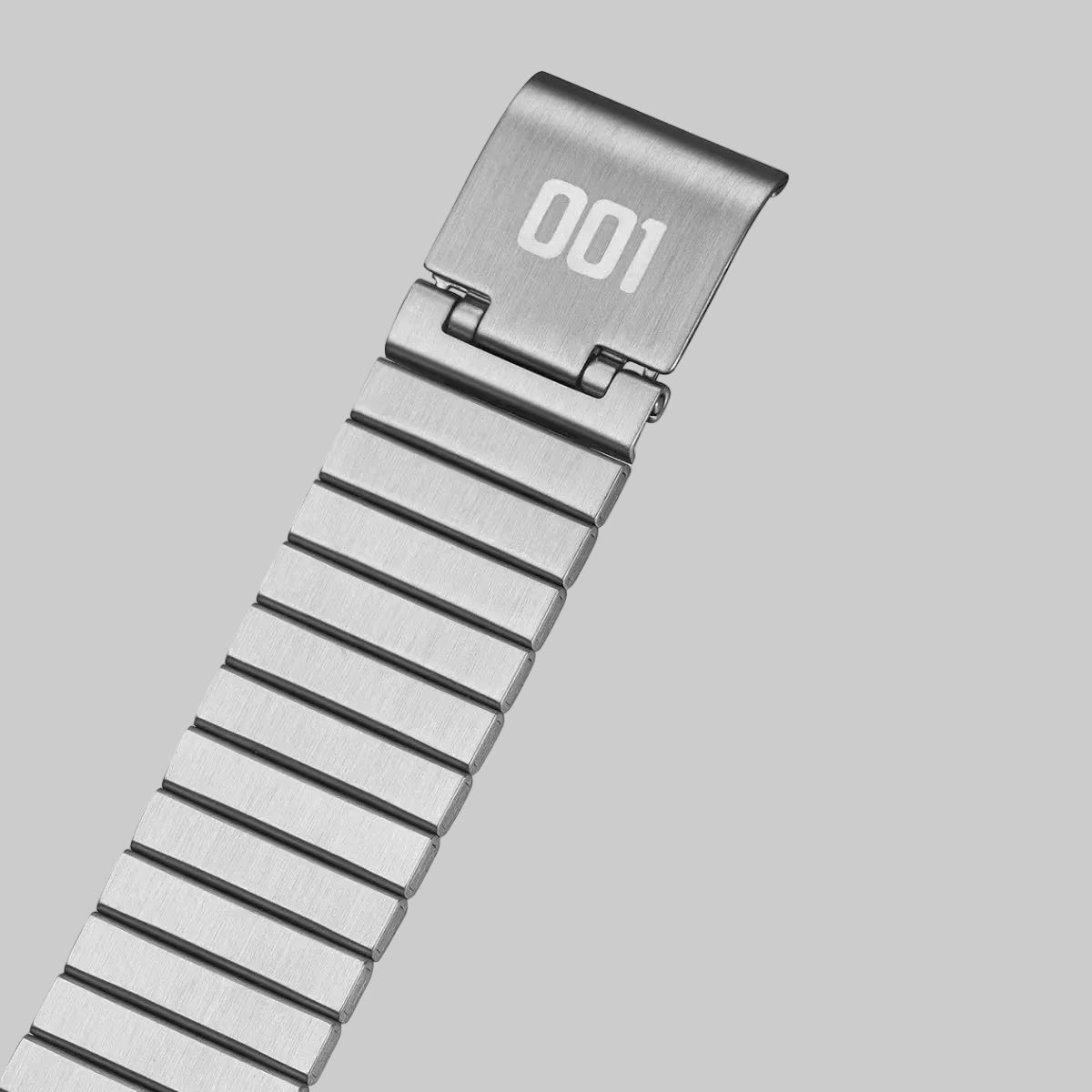 Dettaglio cinturino e grafica Stranger Things su Casio AQ-800EST
