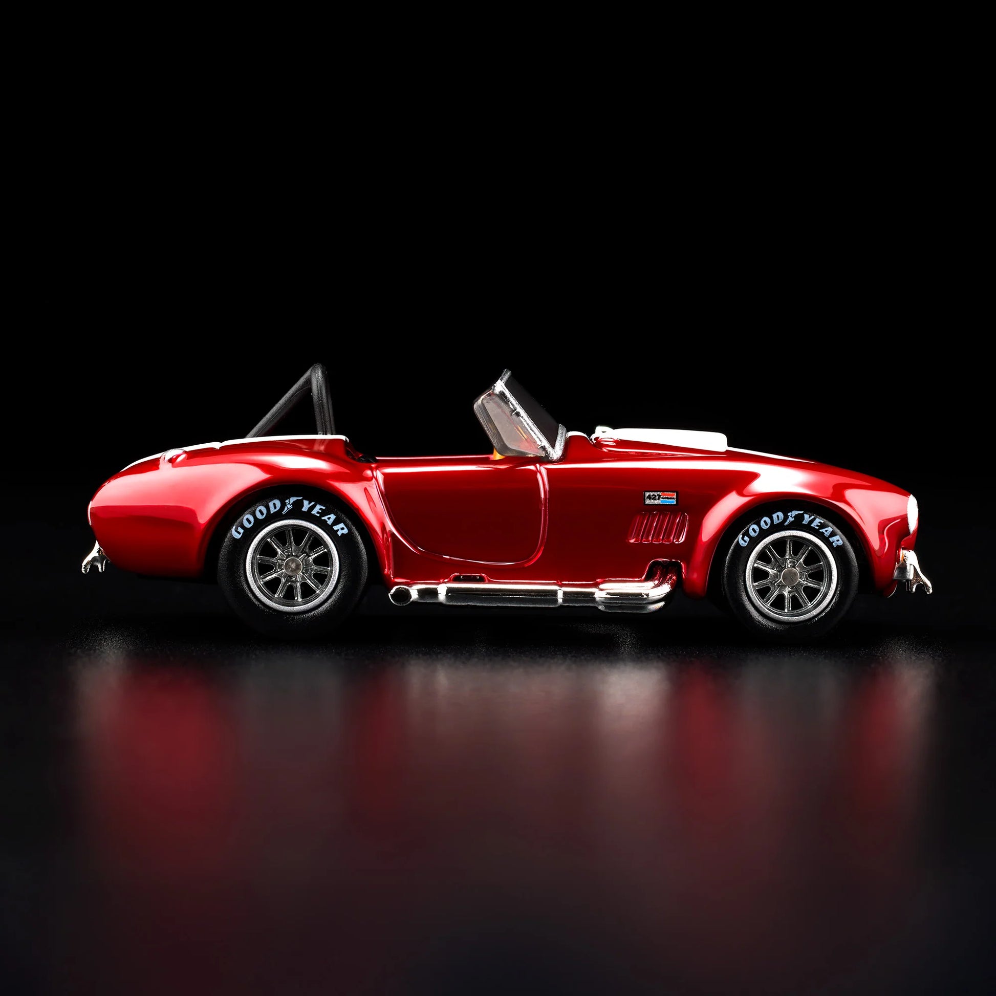 Hot Wheels RLC Shelby Cobra 427 S/C 1965 angled view
