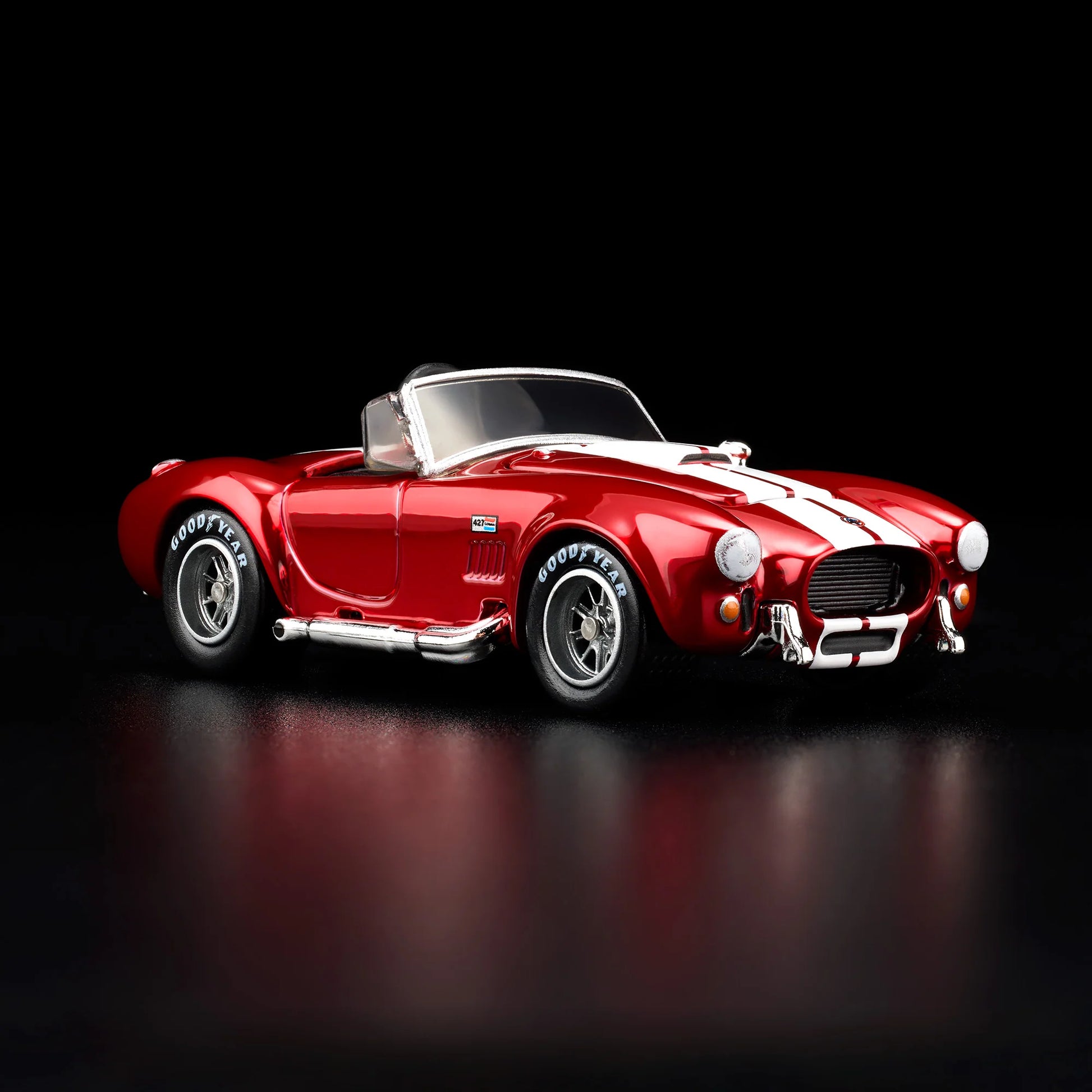 Hot Wheels RLC Shelby Cobra 427 S/C 1965 right view
