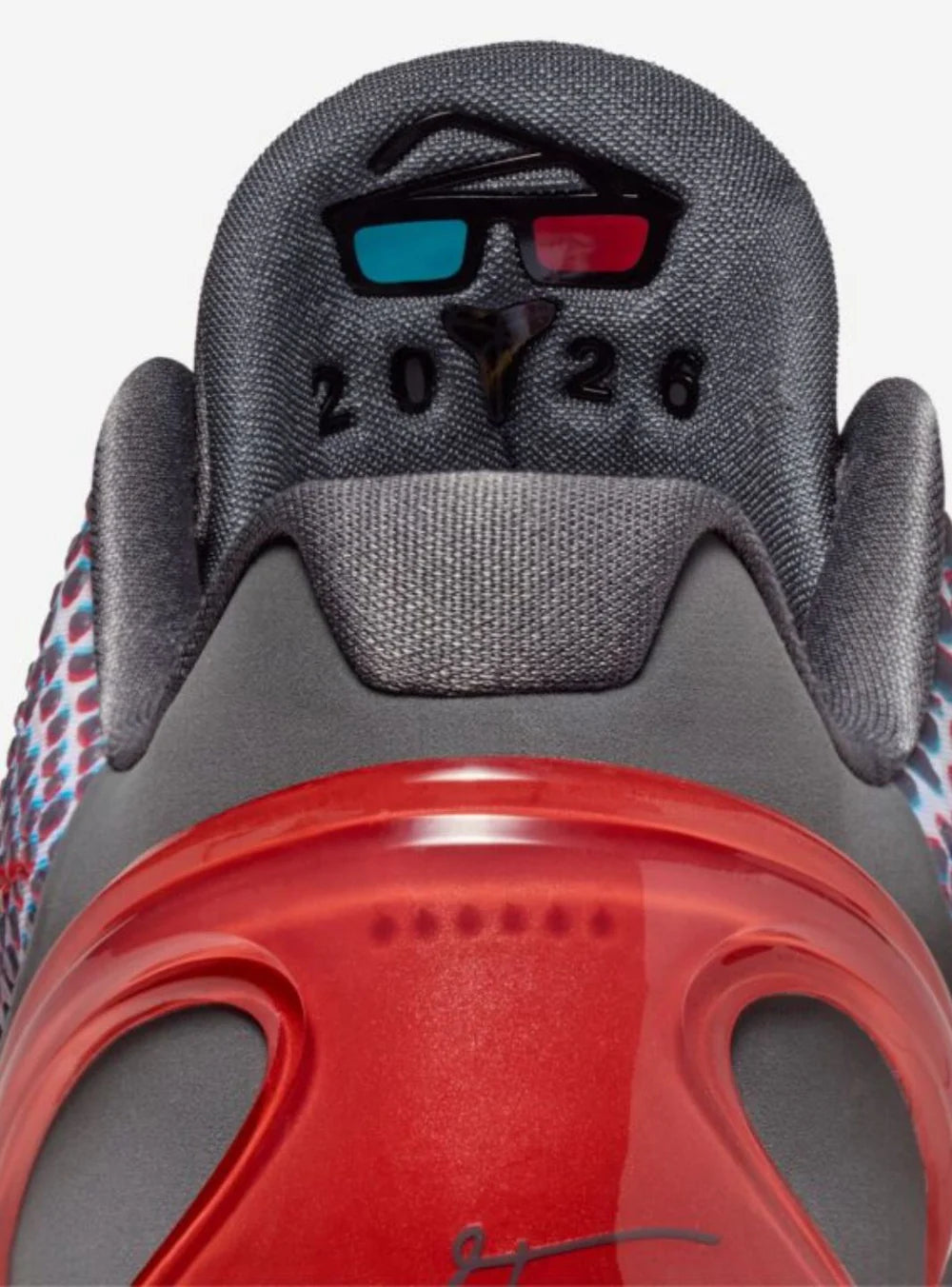 Dettaglio linguetta della Nike Kobe 6 Pro Hollywood 3D

