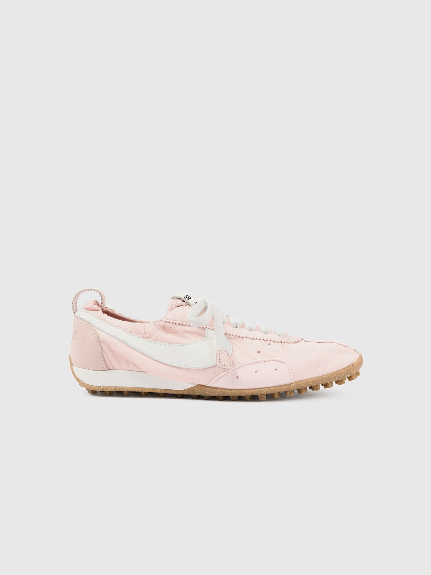 Nike Moon Shoes x Jacquemus Aluminum Pink vista laterale destra
