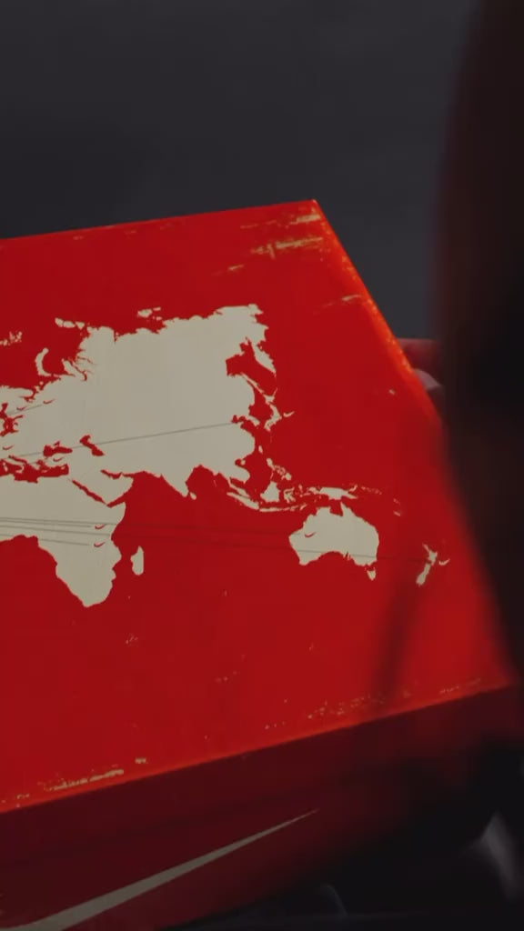 Nike Air Max ’87 x Stranger Things Steve Harrington Unboxing