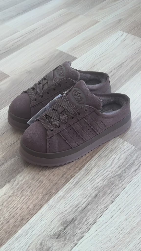 Adidas Campus 00s Winter Low Earth Strata indossata (on feet)