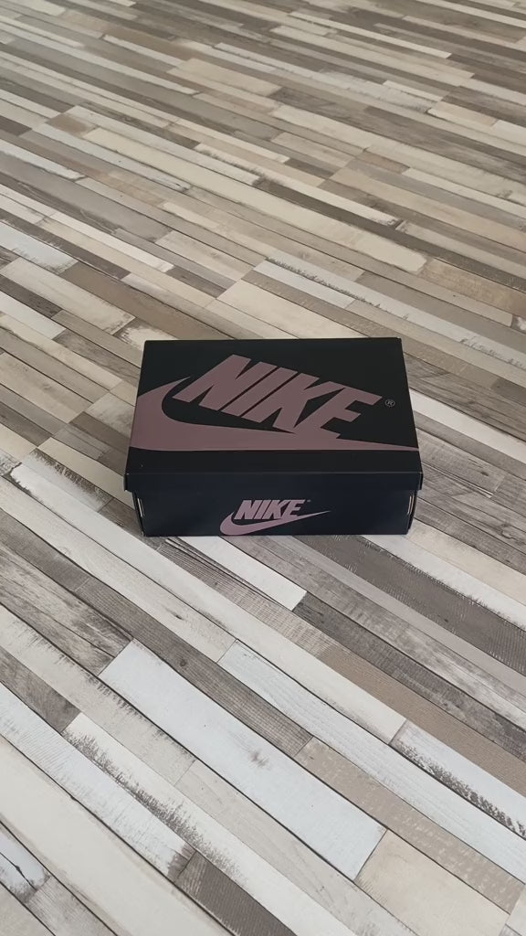 Sneaker Air Jordan 1 Low OG Mocha unboxing