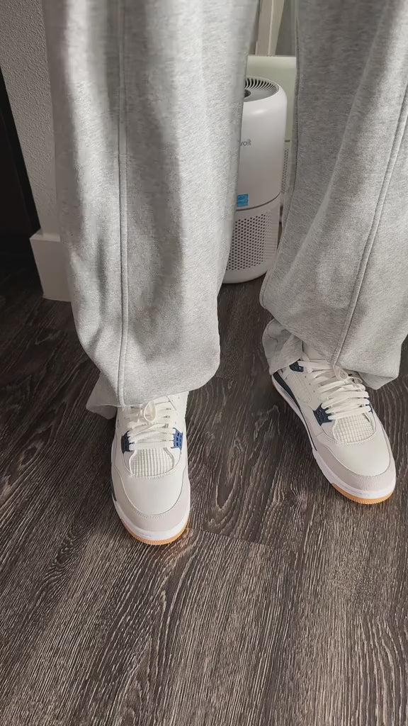 Air Jordan 4 SB Blu Navy On Feet