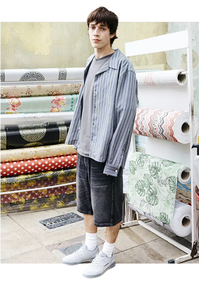 Reebok Workout Plus x PlayStation 30th Anniversary vista addosso 