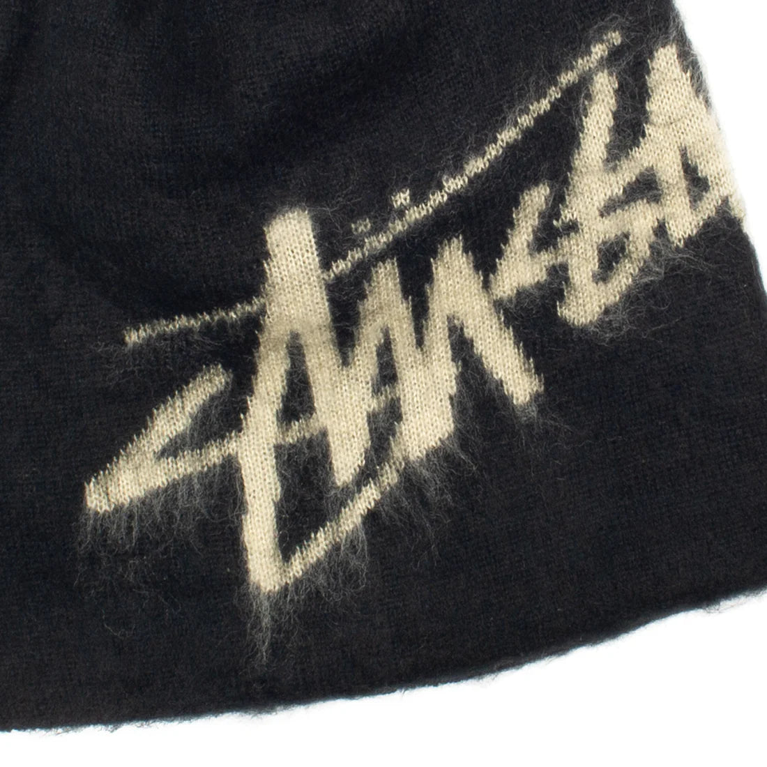 Stüssy Brushed Out Stock Skullcap Beanie Black logo vista ravvicinata