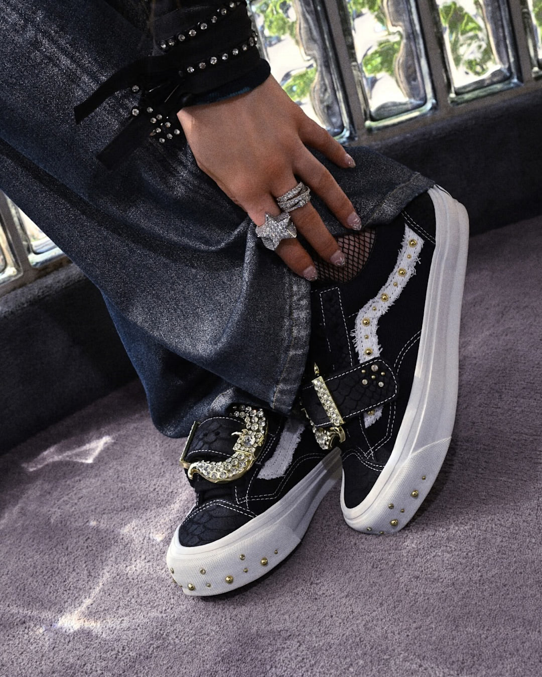 Vans x Metagirl Premium Old Skool 36 Diva indossate ai piedi