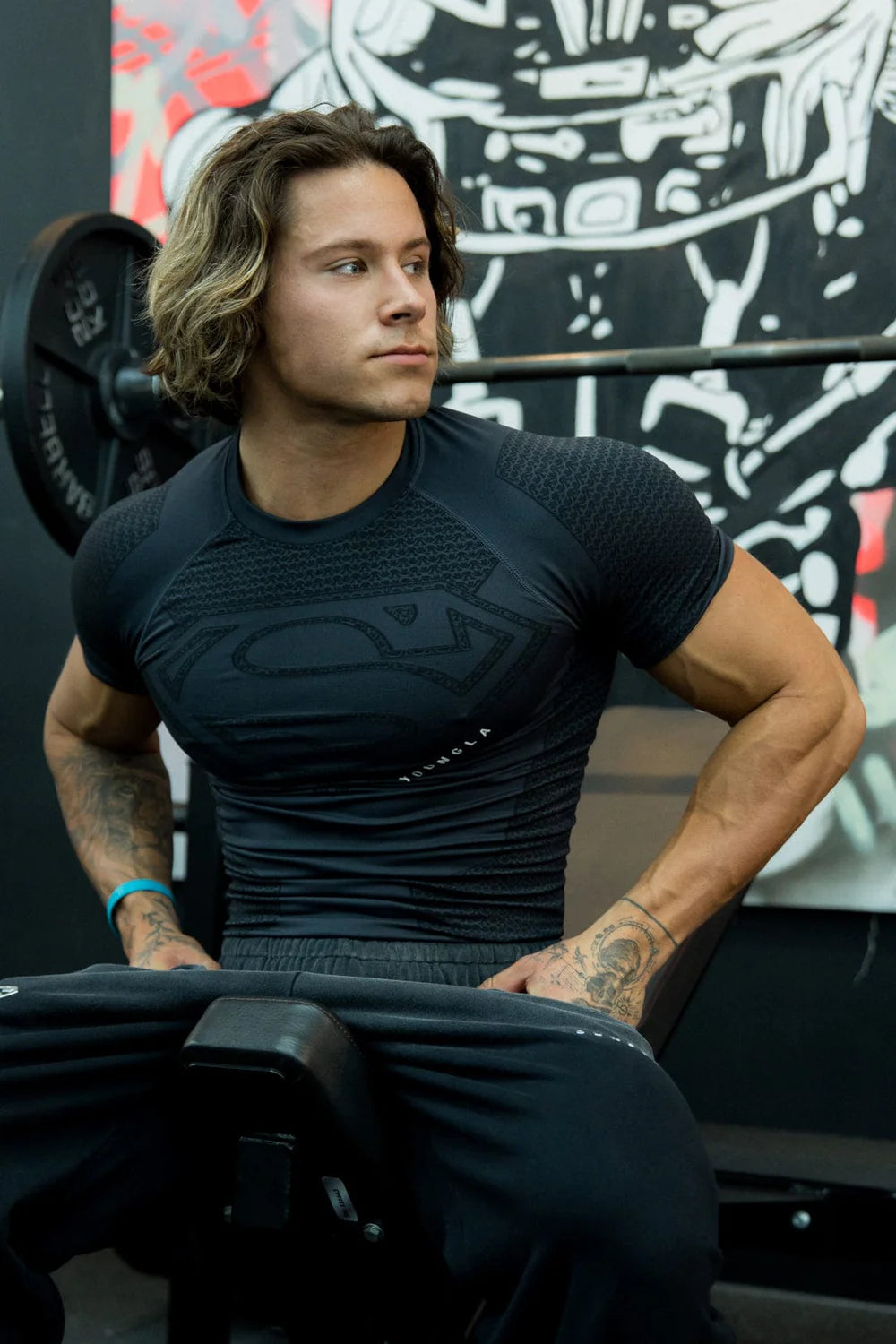 YoungLA 4117 Superman compression tee black vista frontale Indossata